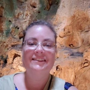 Meet your Posher, Cynthia